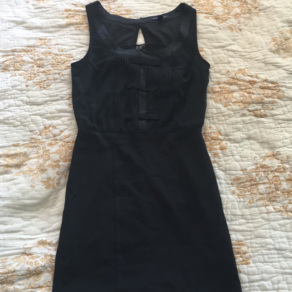 AE black dress